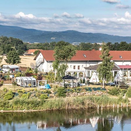 Forteca, Pokoje Goscinne Nad Stawem Dzierżoniów Exterior foto
